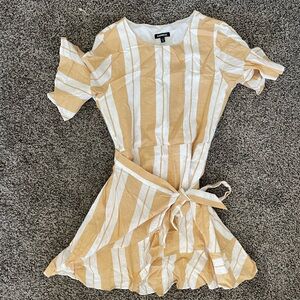 Express white and butter yellow short sleeve dress